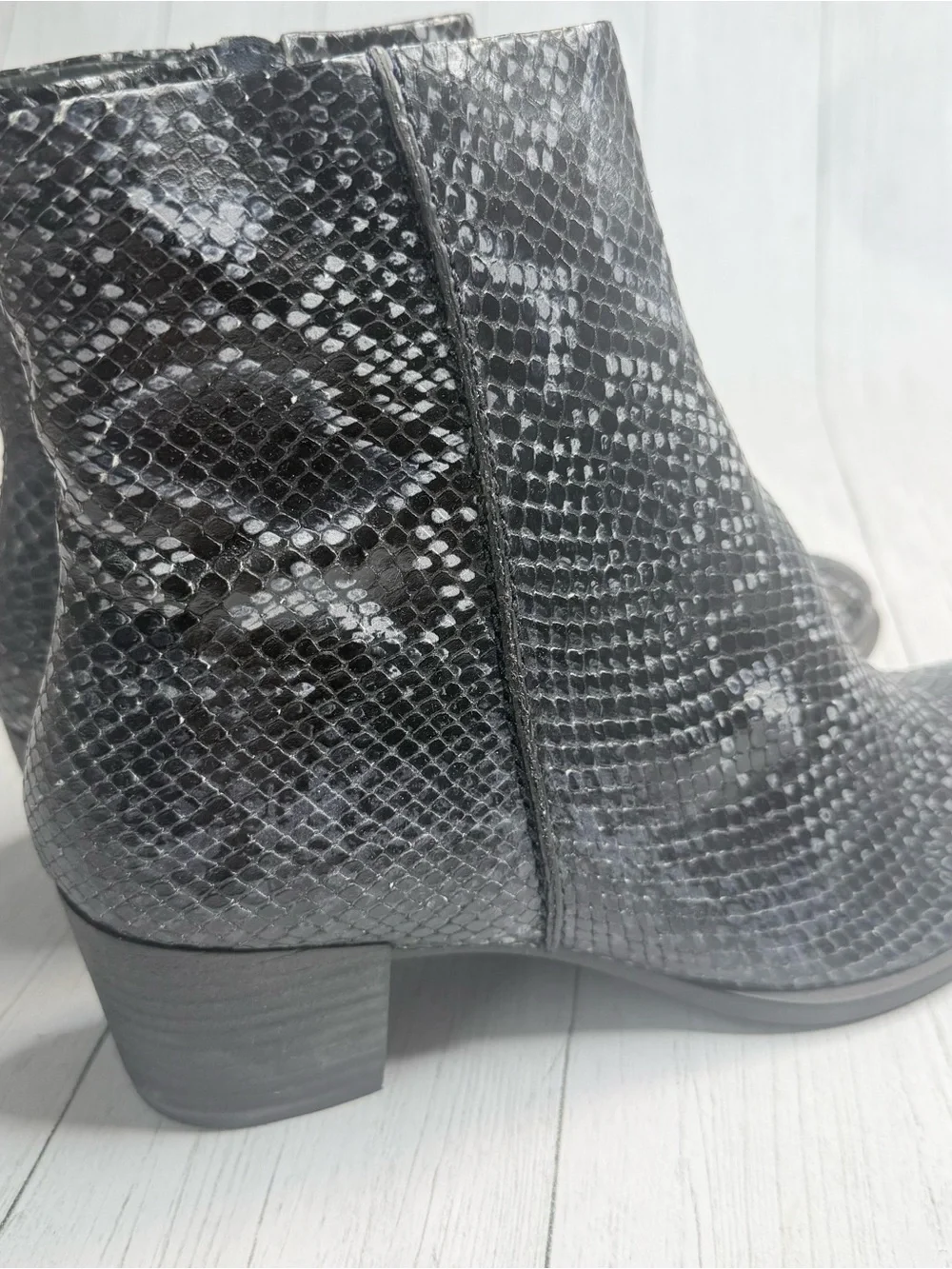 ECCO Shape 35 Black Snakeskin Embossed Leather Ankle Boots EU 40 (9-9.5 women’s)
